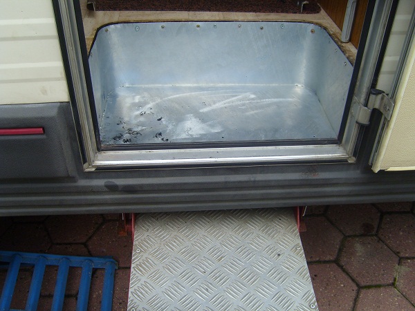 S7002412.JPG